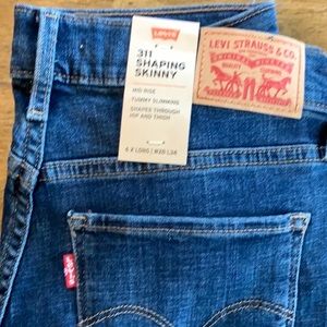 Womens Levi’s 311 shaping jeans